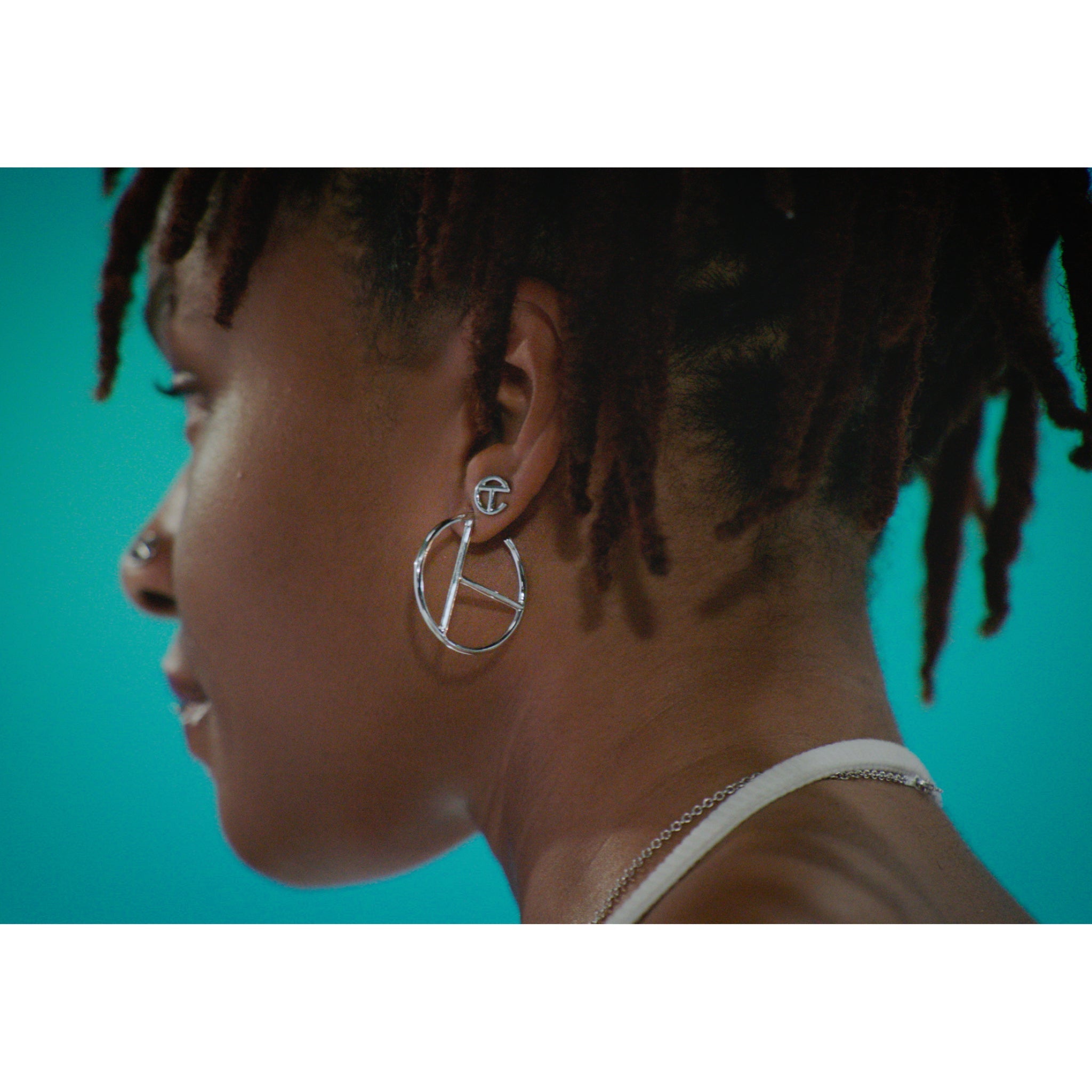 Logo Stud Earring|Gold - Image 3